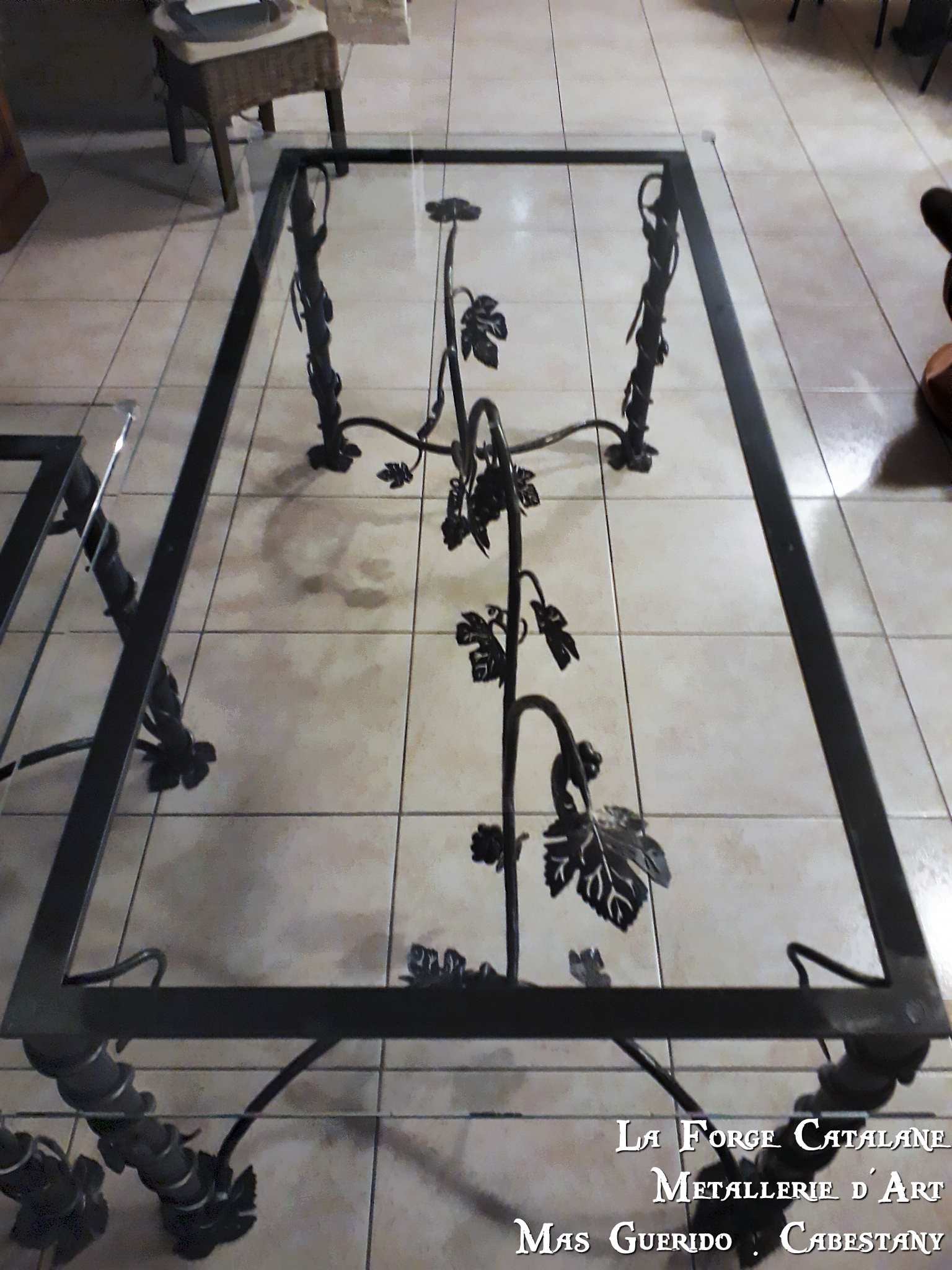 Table inspiration vigne travail chaud forge (2)  forge catalane.jpg